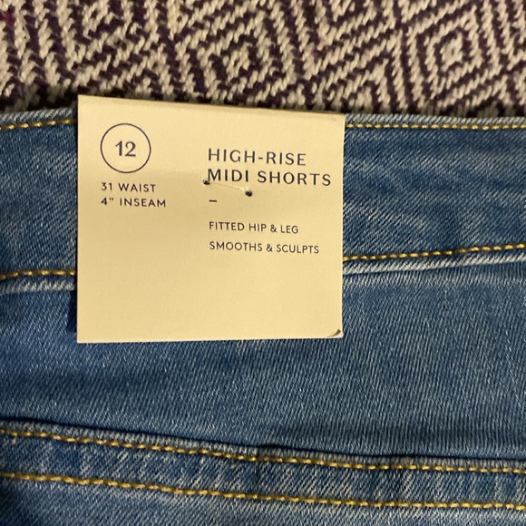 NWT Women's High-Rise Midi Jean Shorts Universal Thread™ Raw Hem Festival SZ 12 - Picture 8 of 8